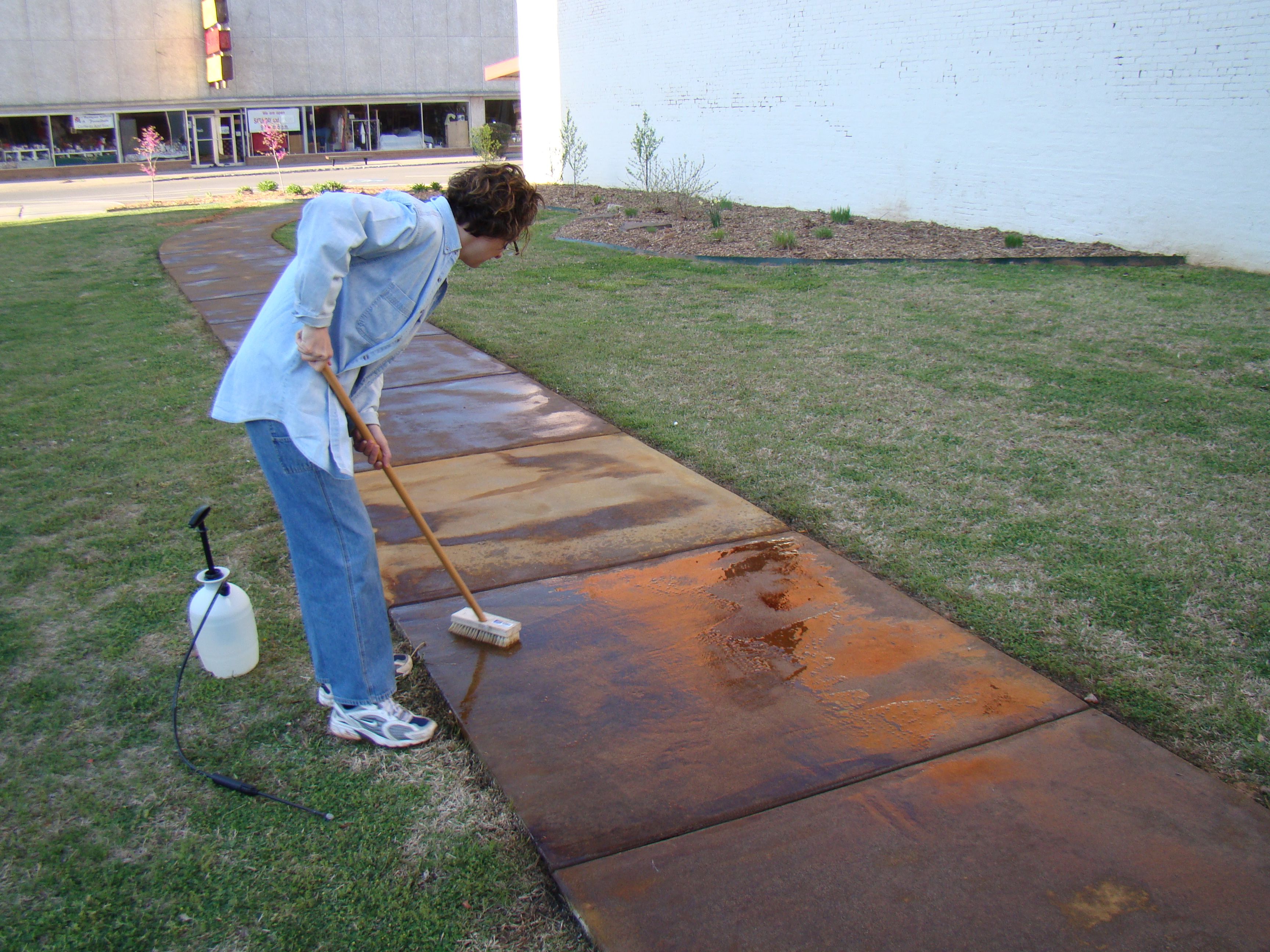 Чем покрасить бетон: ой краской покрасить бетон на улице: критерии .