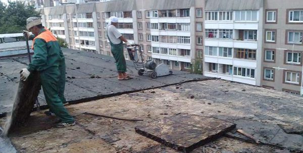 Капитальный ремонт крыши требует обязательного демонтажа старых кровельных покрытий