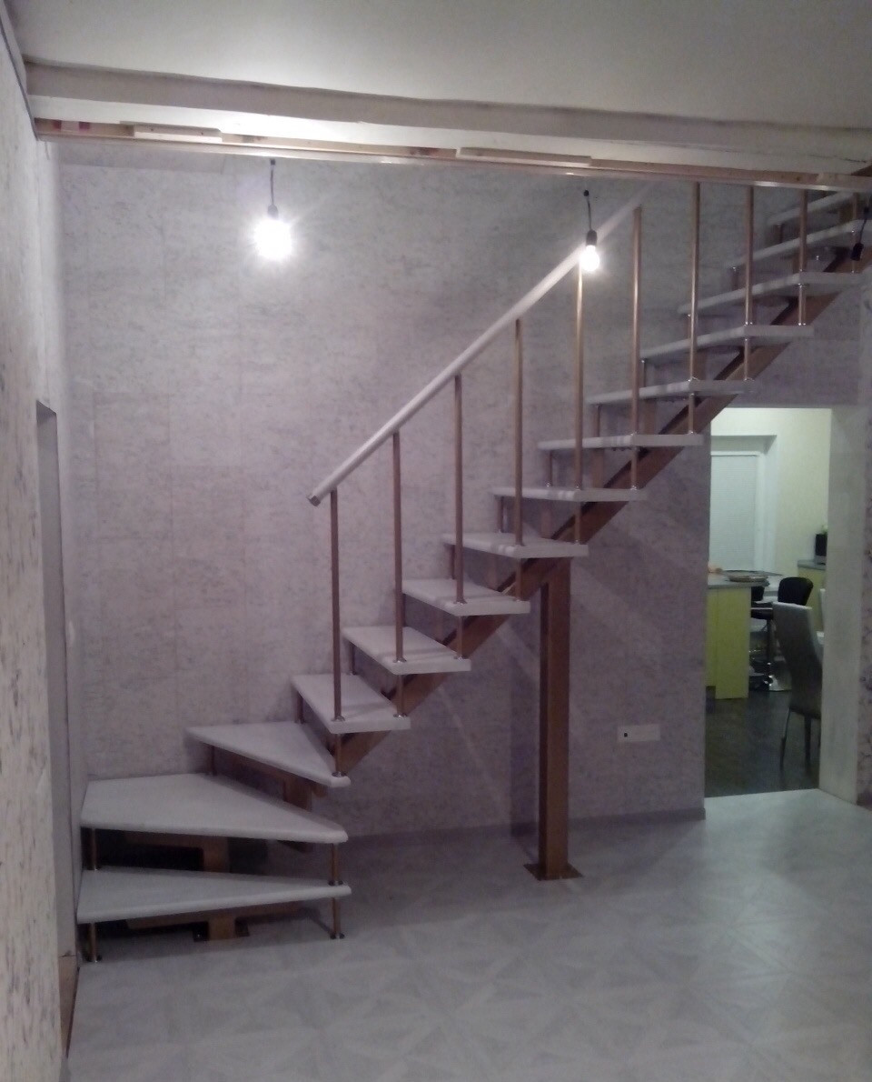 фото железной лестницы на второй этаж