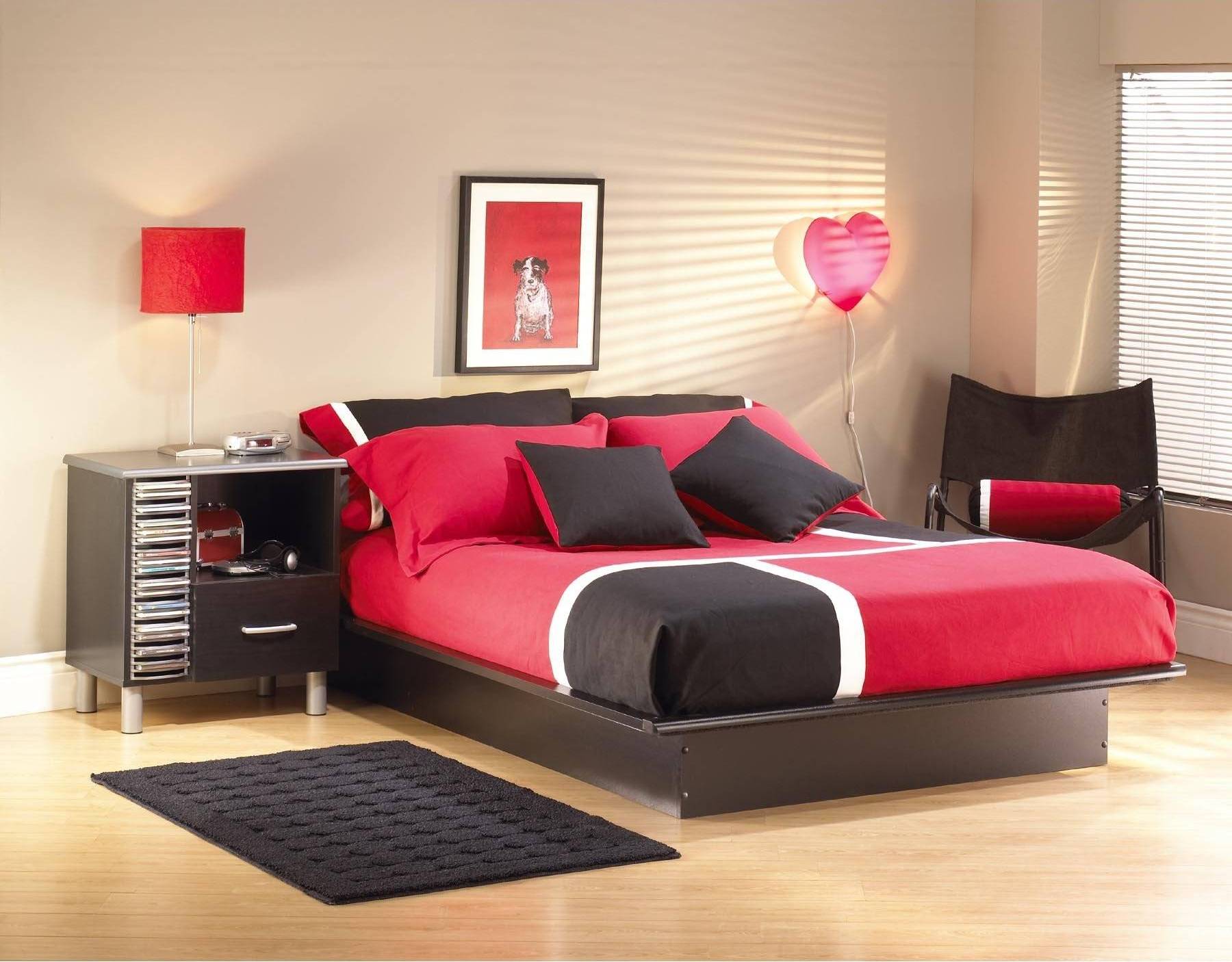 Красно-черная мебель в спальне