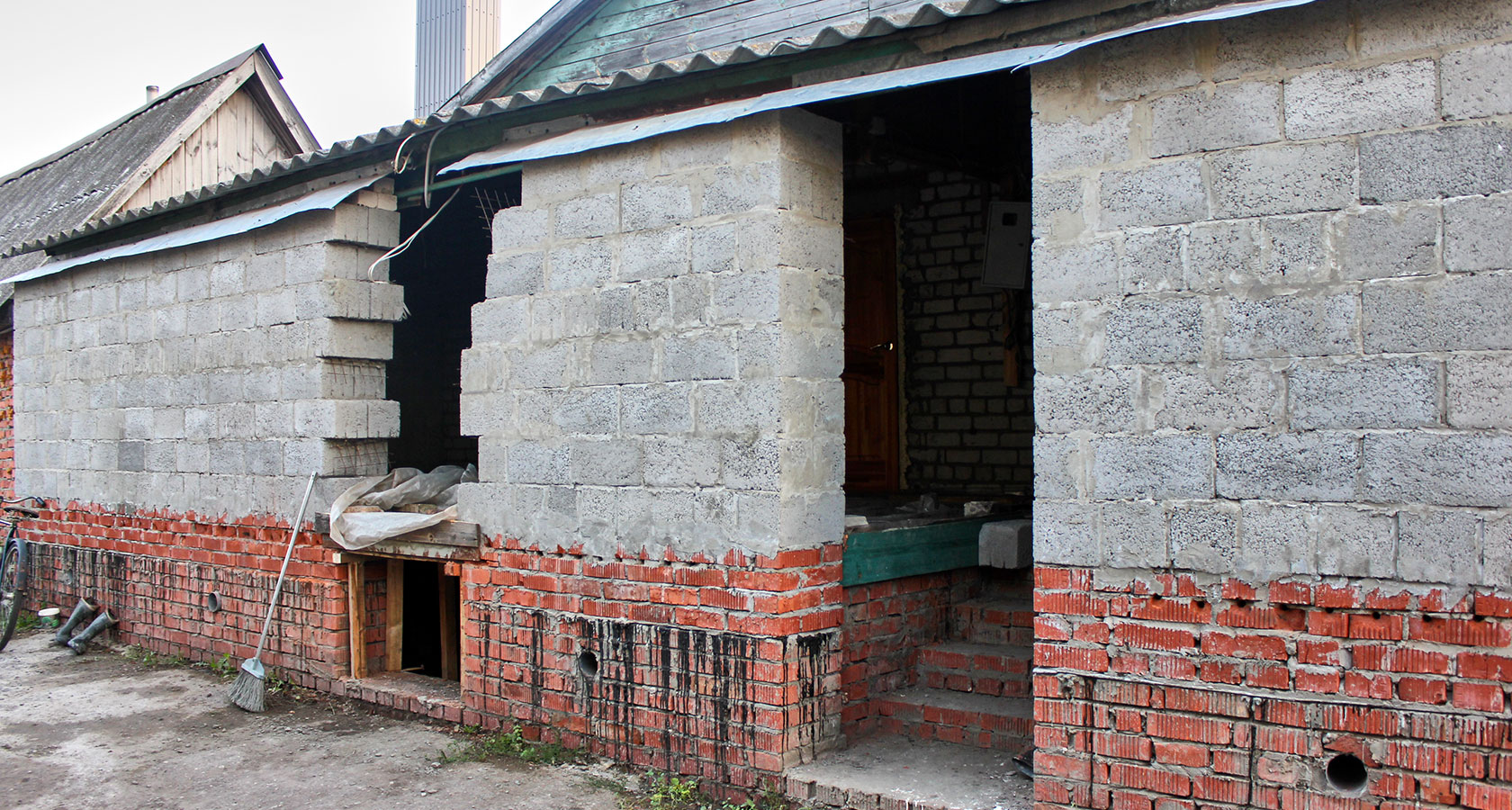 Дома в пол блока из керамзитобетонных блоков: Можно ли строить дом в .