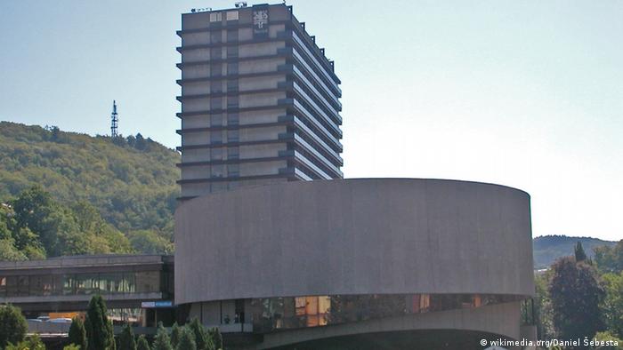 Hotel Thermal, Karlovy Vary (Copyright: wikimedia.org/Daniel Sebesta)